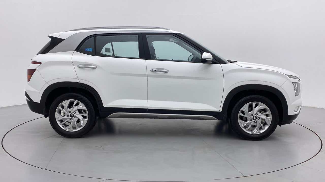 Side view of a Hyundai Creta 2018-2023