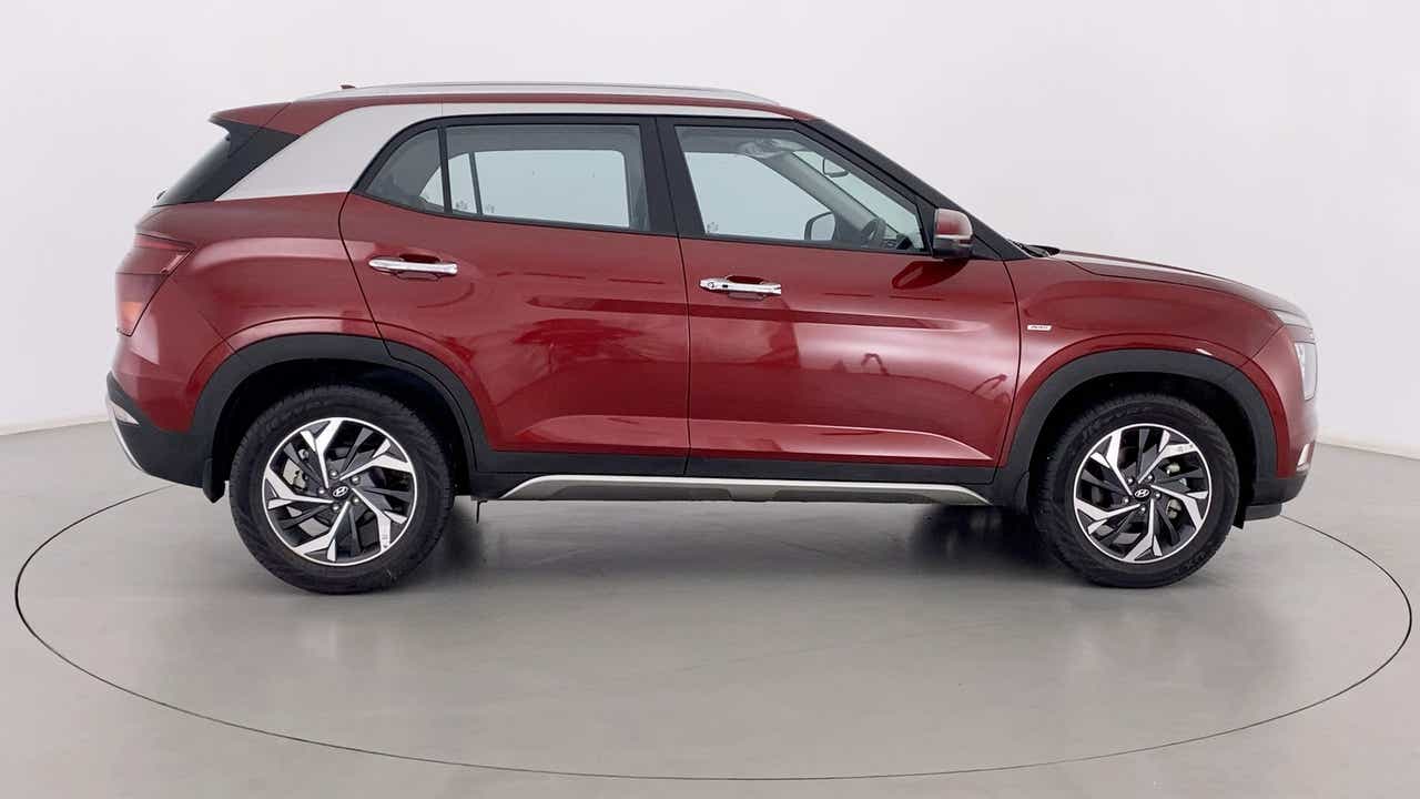Side view of a Hyundai Creta 2018-2023