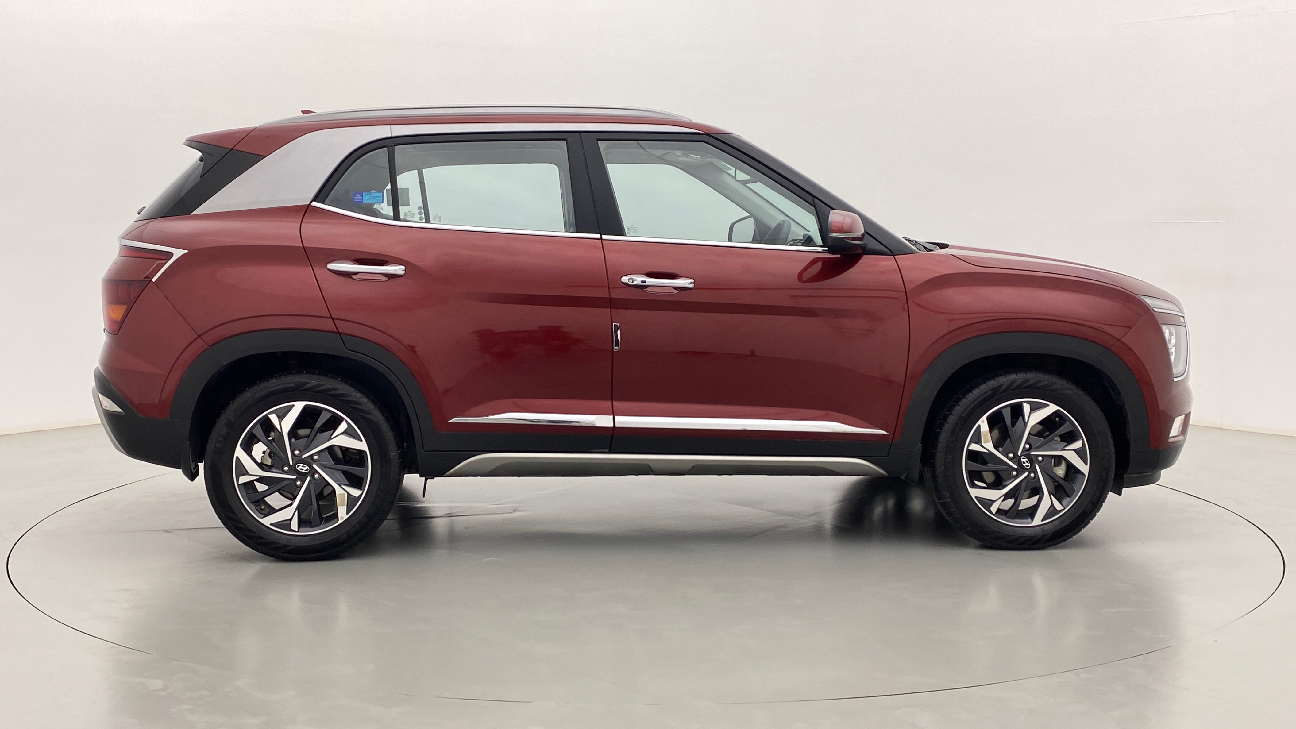 Side view of a Hyundai Creta 2018-2023