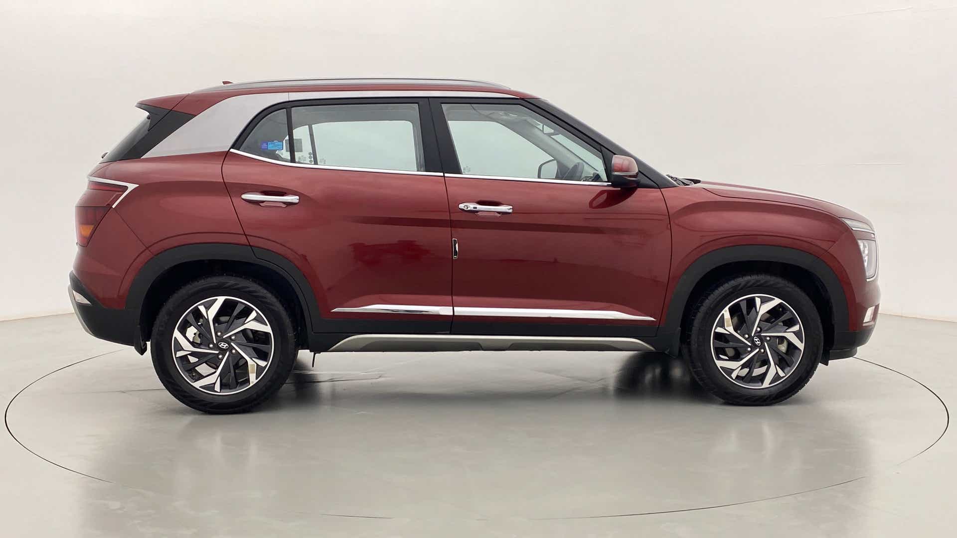 Side view of a Hyundai Creta 2018-2023