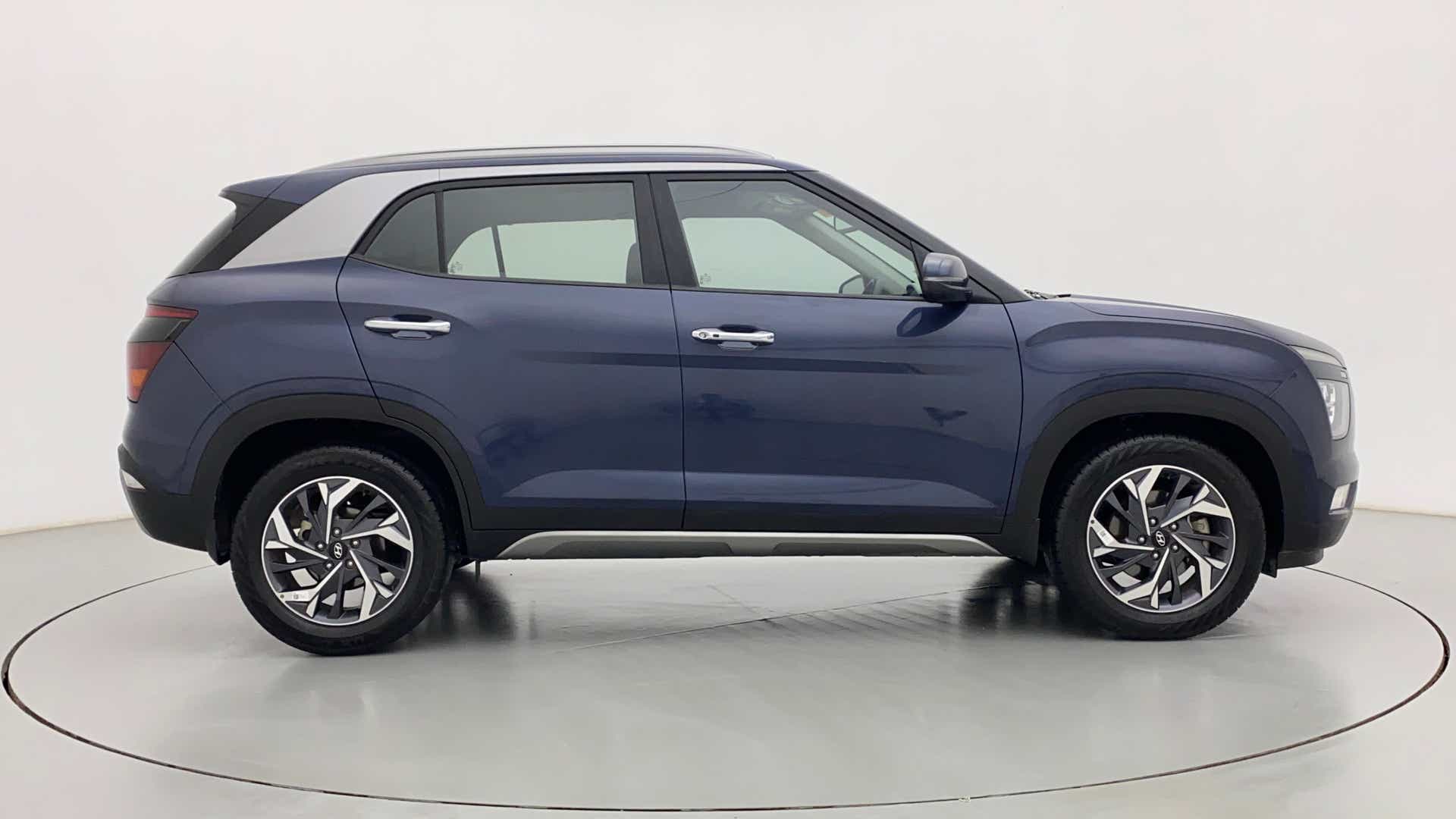 Side view of a Hyundai Creta 2018-2023