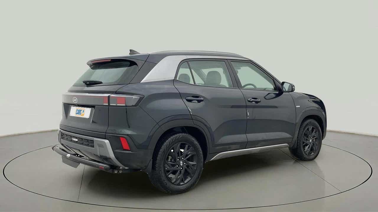 Rear three-quarter view of a Hyundai Creta
