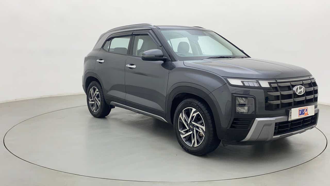 Front three quarter view of a Hyundai Creta