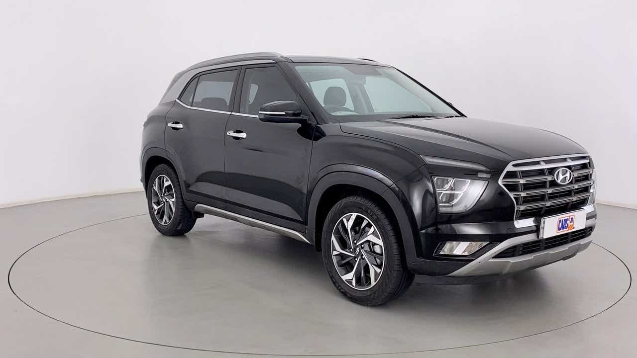 Front three-quarter view of a Abyss Black Hyundai Creta 2018-2023