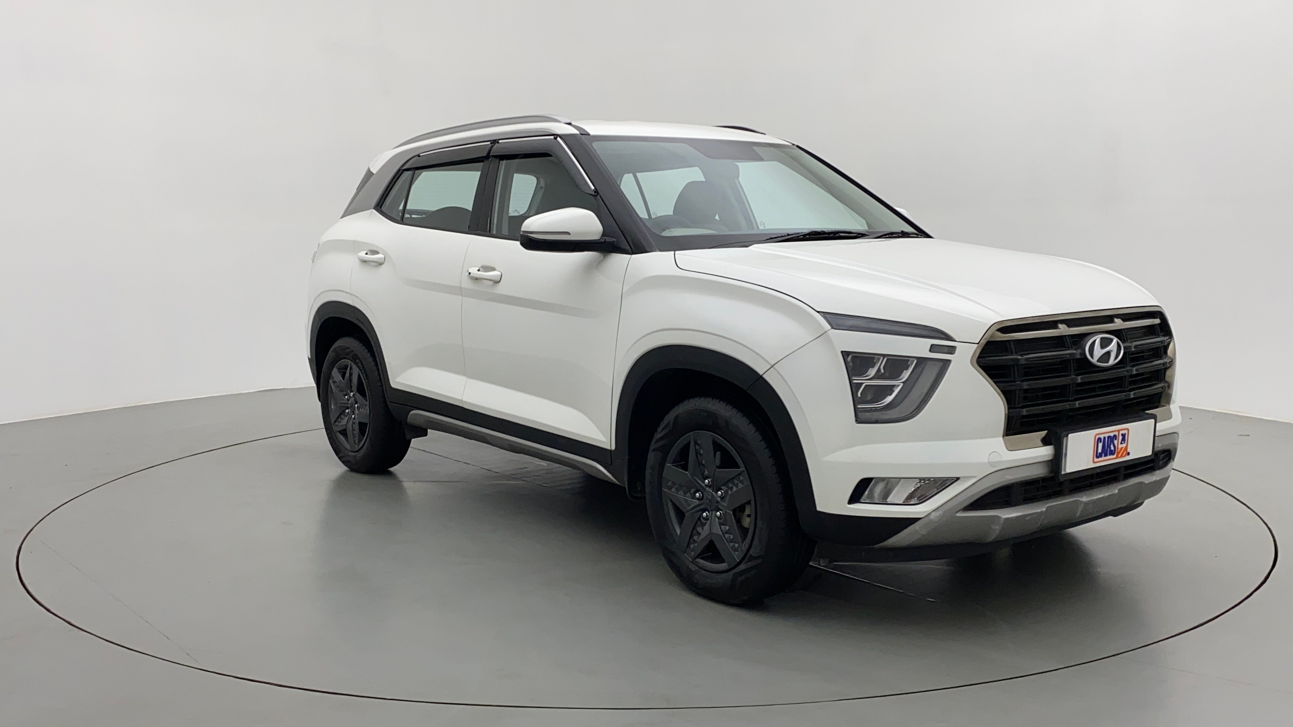 Front three-quarter view of a Hyundai Creta 2018-2023