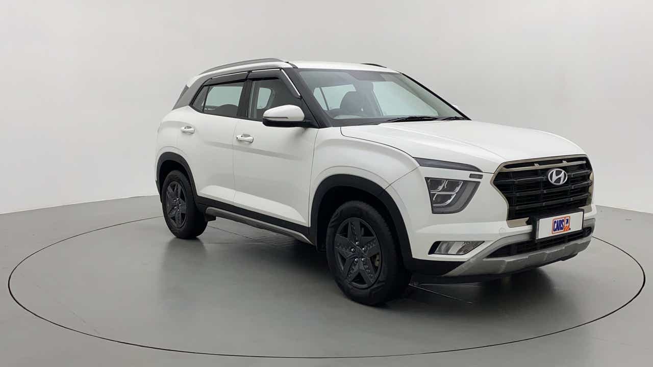 Front three-quarter view of a Hyundai Creta 2018-2023