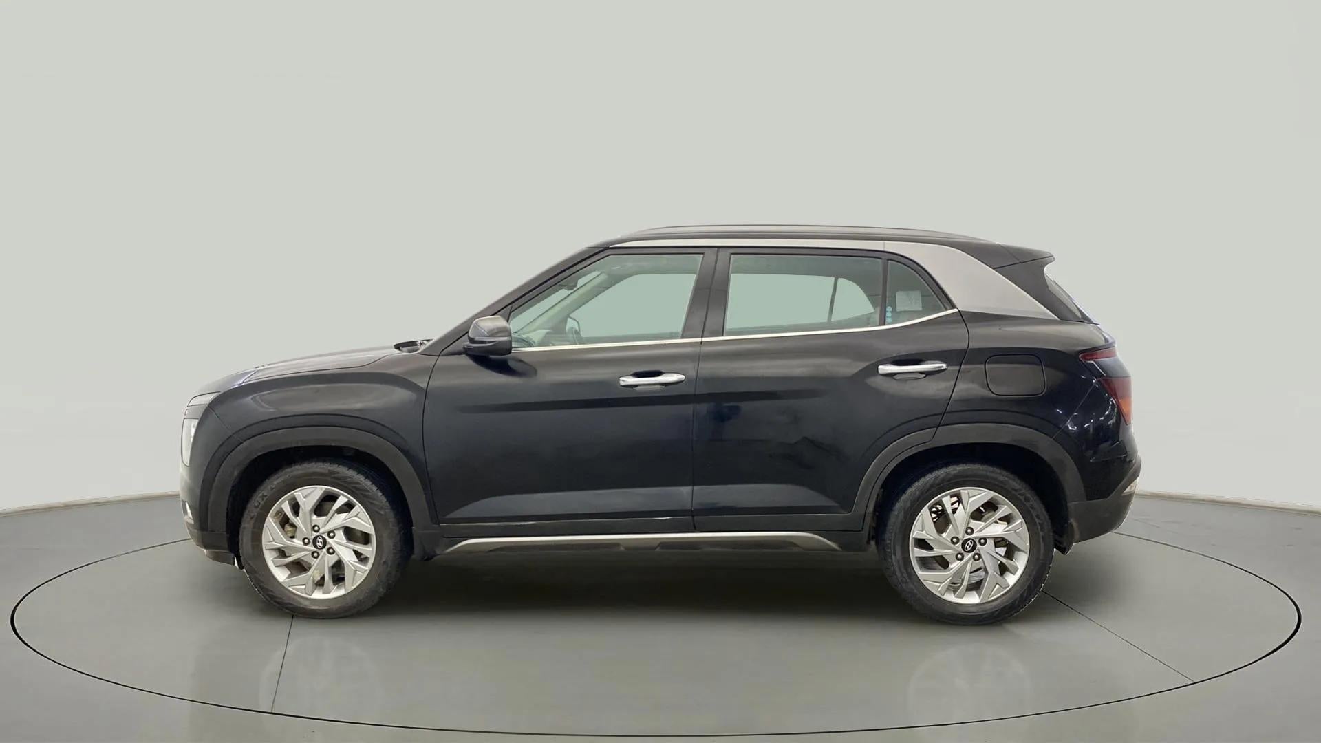 Side view of a Hyundai Creta 2018-2023