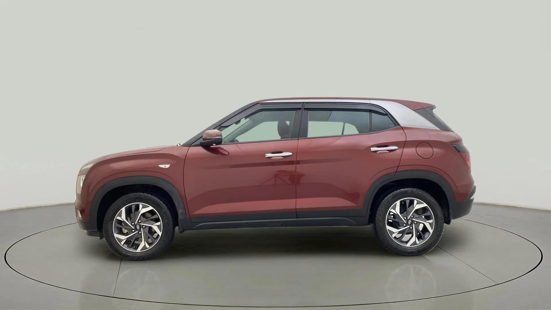 Side view of a Hyundai Creta 2018-2023