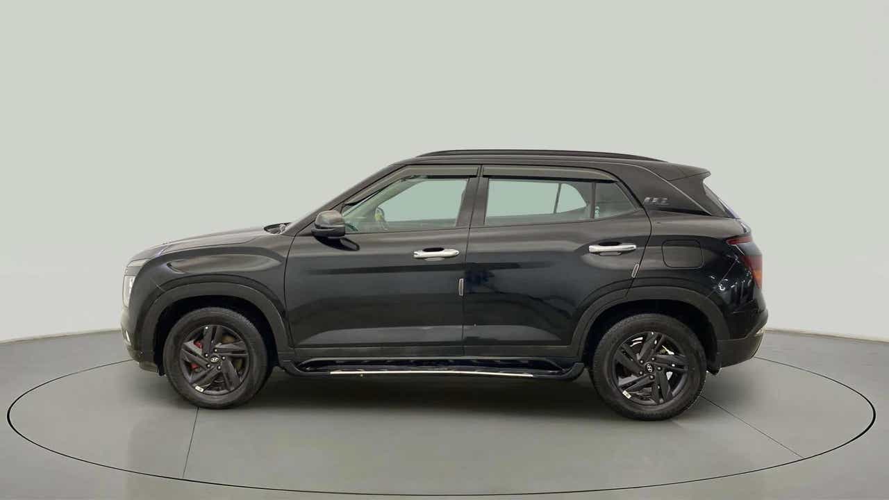 Side view of a Hyundai Creta 2018-2023