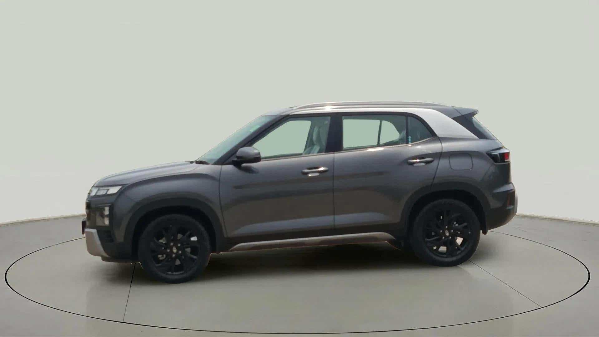 Side view of a Hyundai Creta