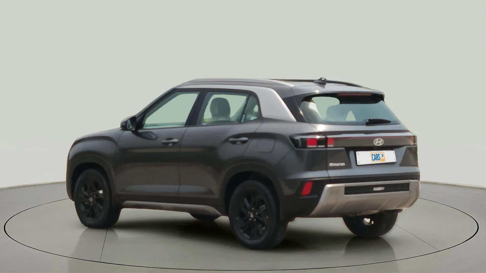 Rear three-quarter view of a Hyundai Creta