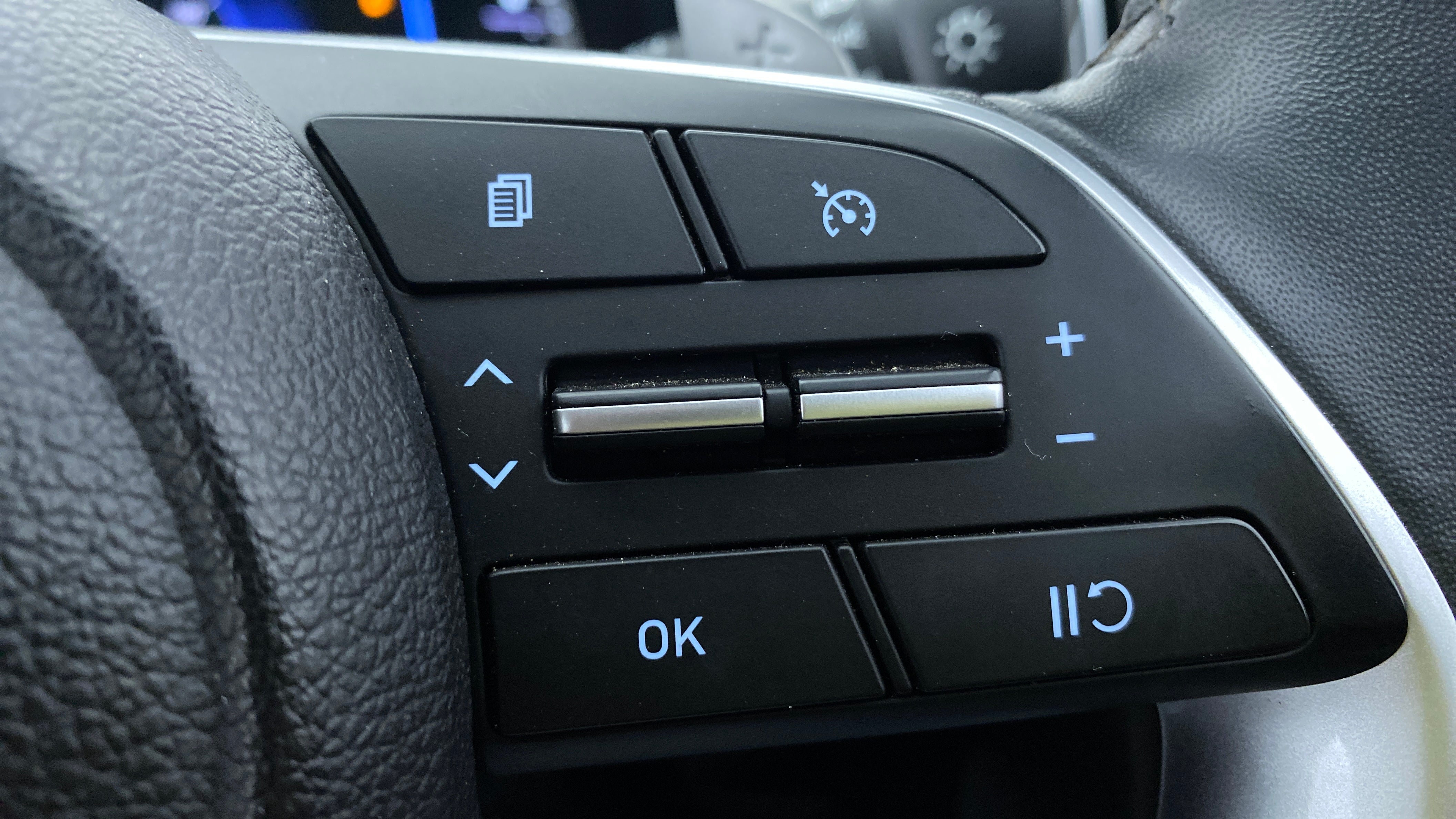 Steering wheel control buttons of a Hyundai Creta 2018-2023