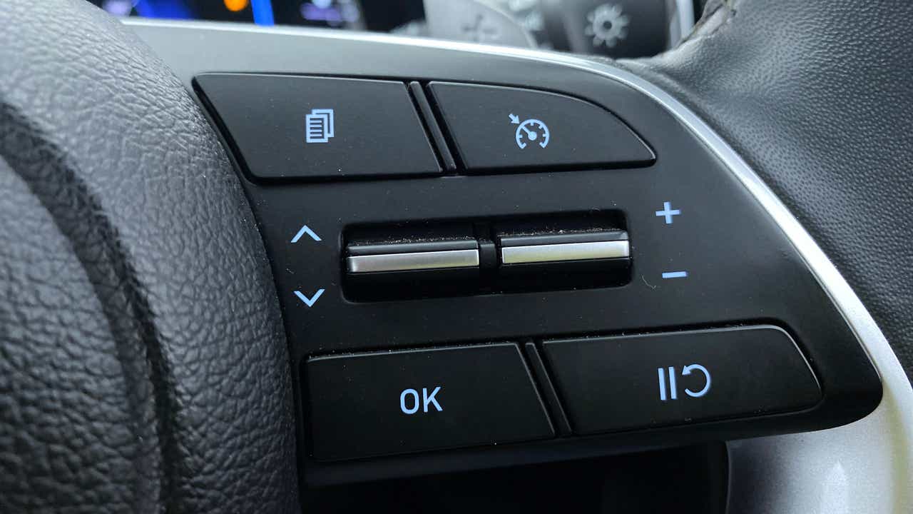 Steering wheel control buttons of a Hyundai Creta 2018-2023