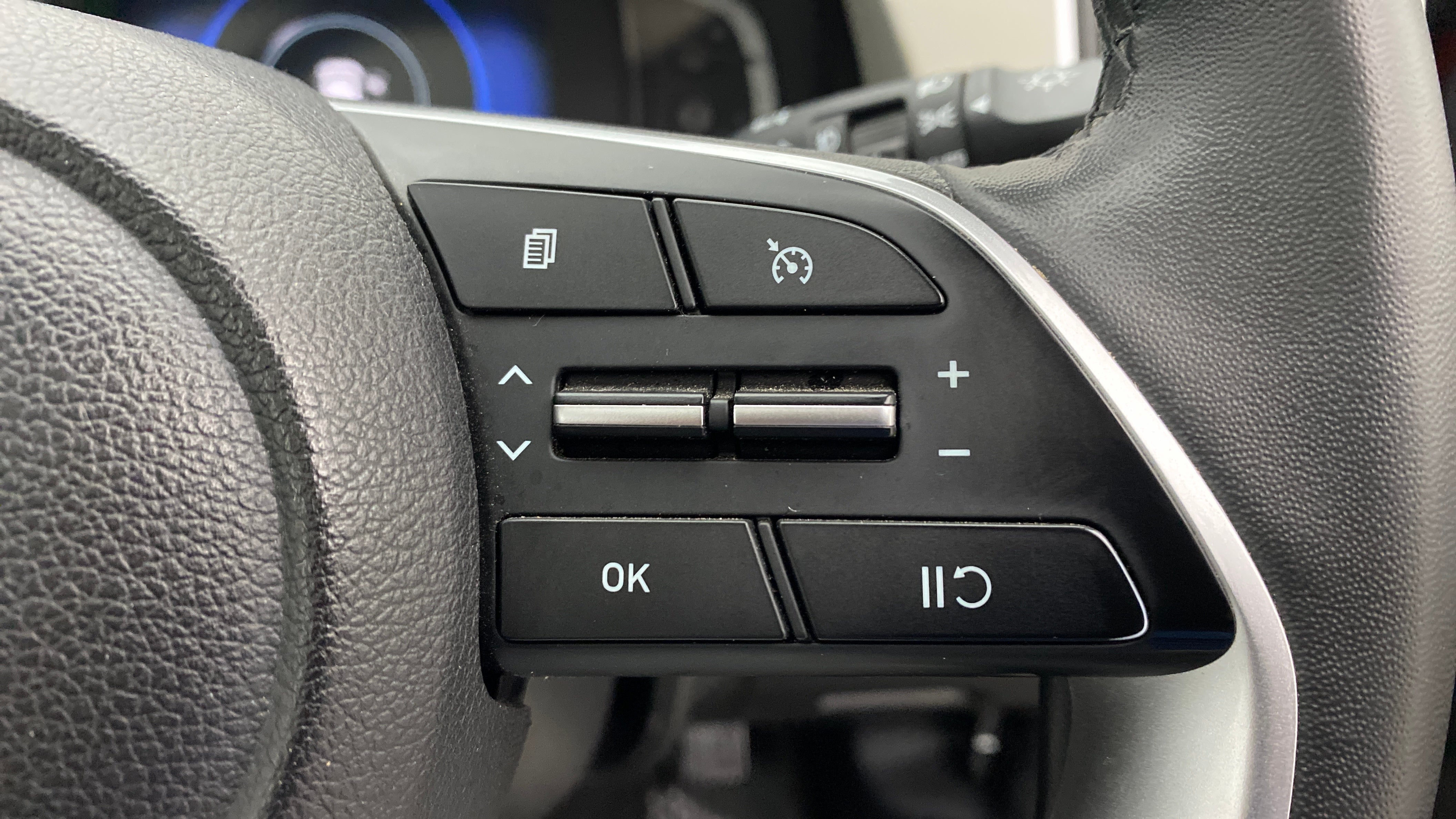 Steering wheel control buttons of a Hyundai Creta 2018-2023