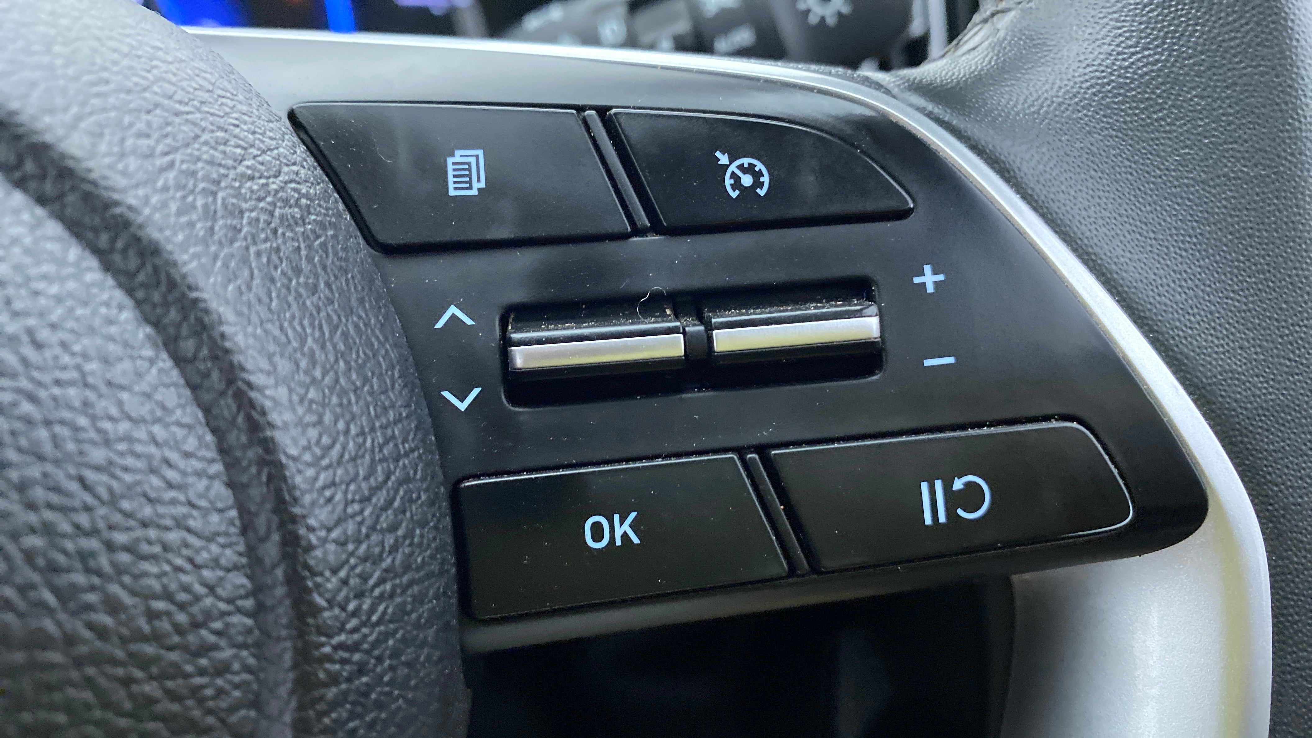 Steering wheel cruise control buttons of a Hyundai Creta 2018-2023