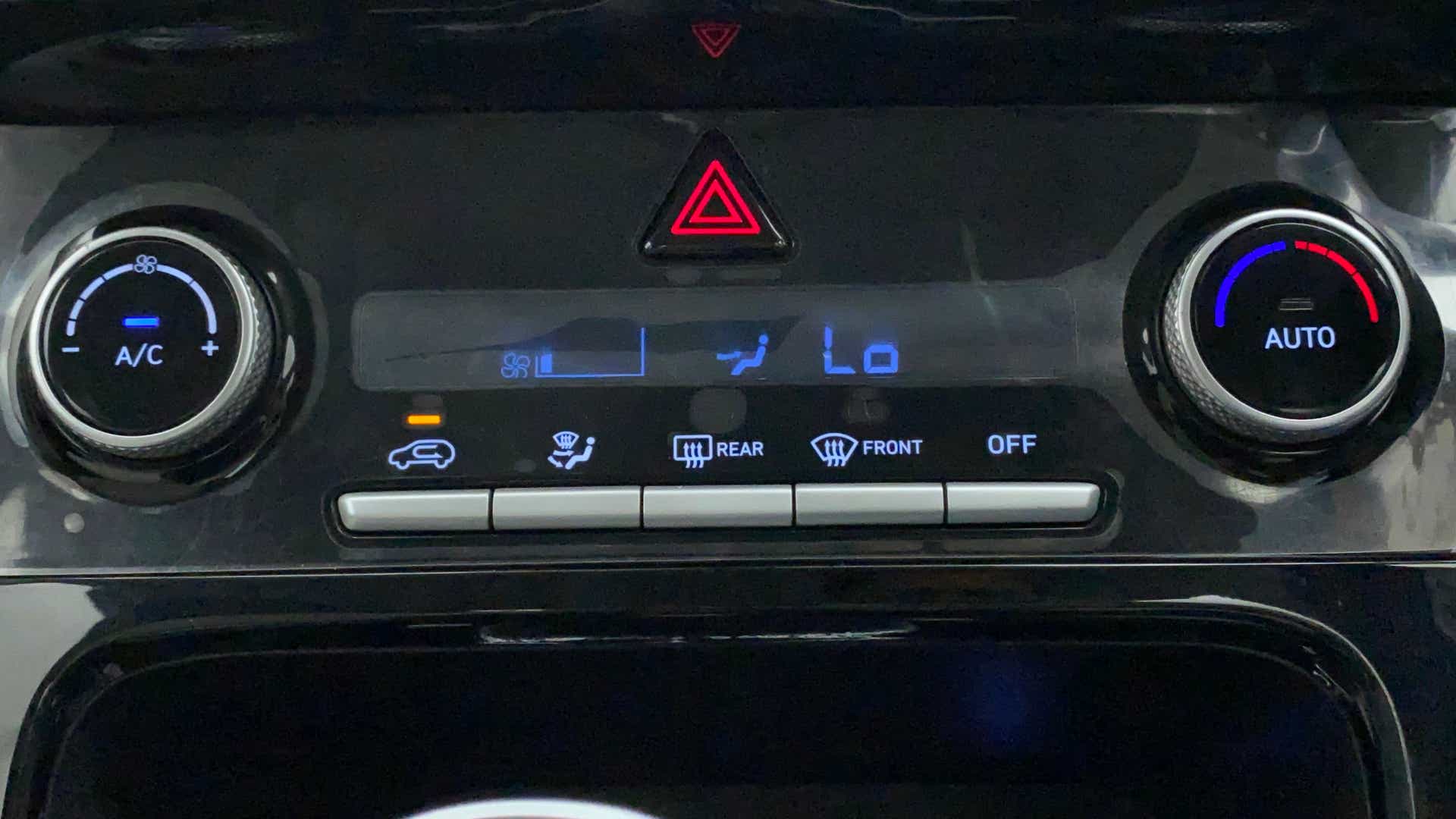 Climate control dashboard of a Hyundai Creta 2018-2023