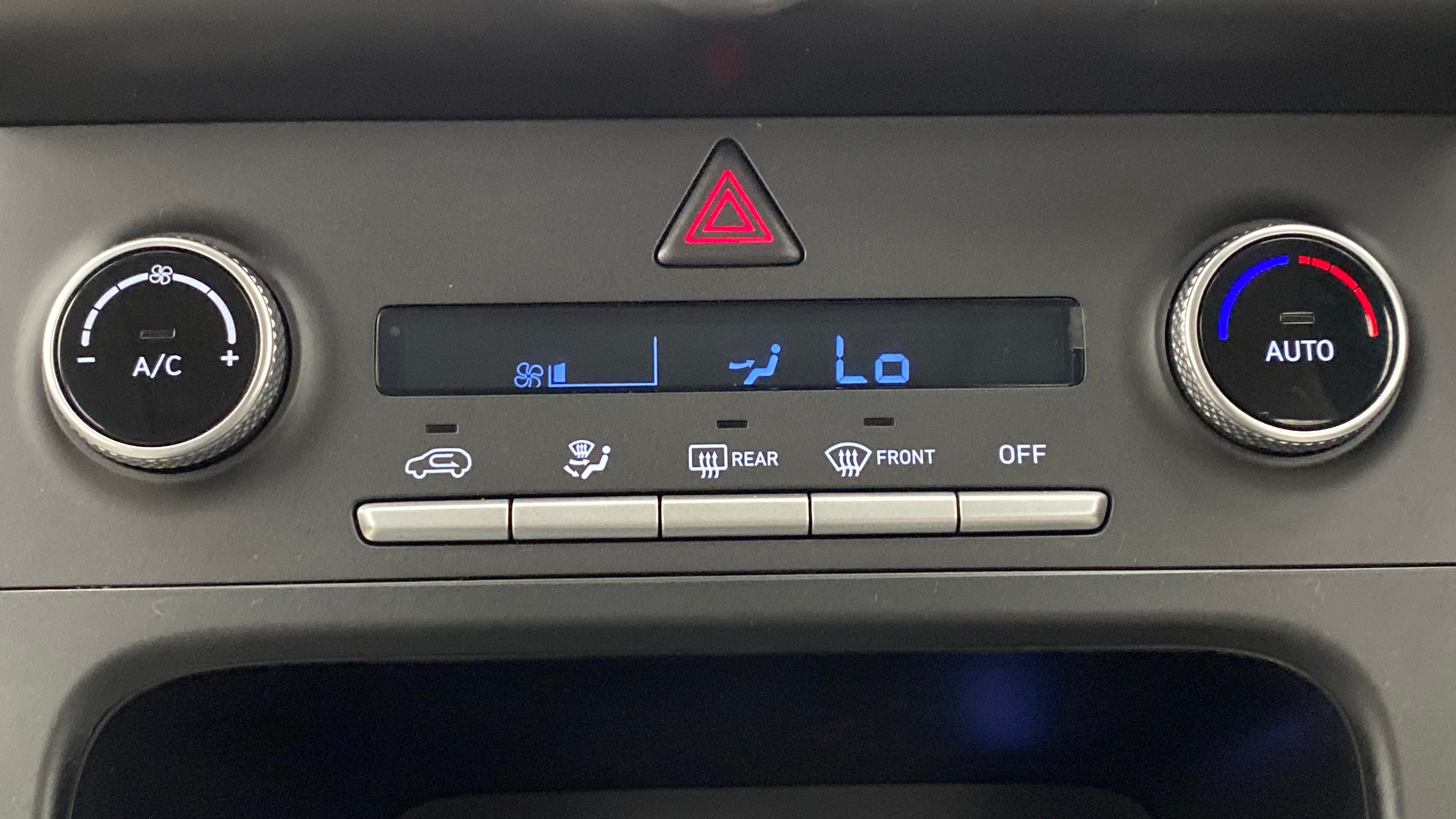 Climate control panel of a Hyundai Creta 2018-2023
