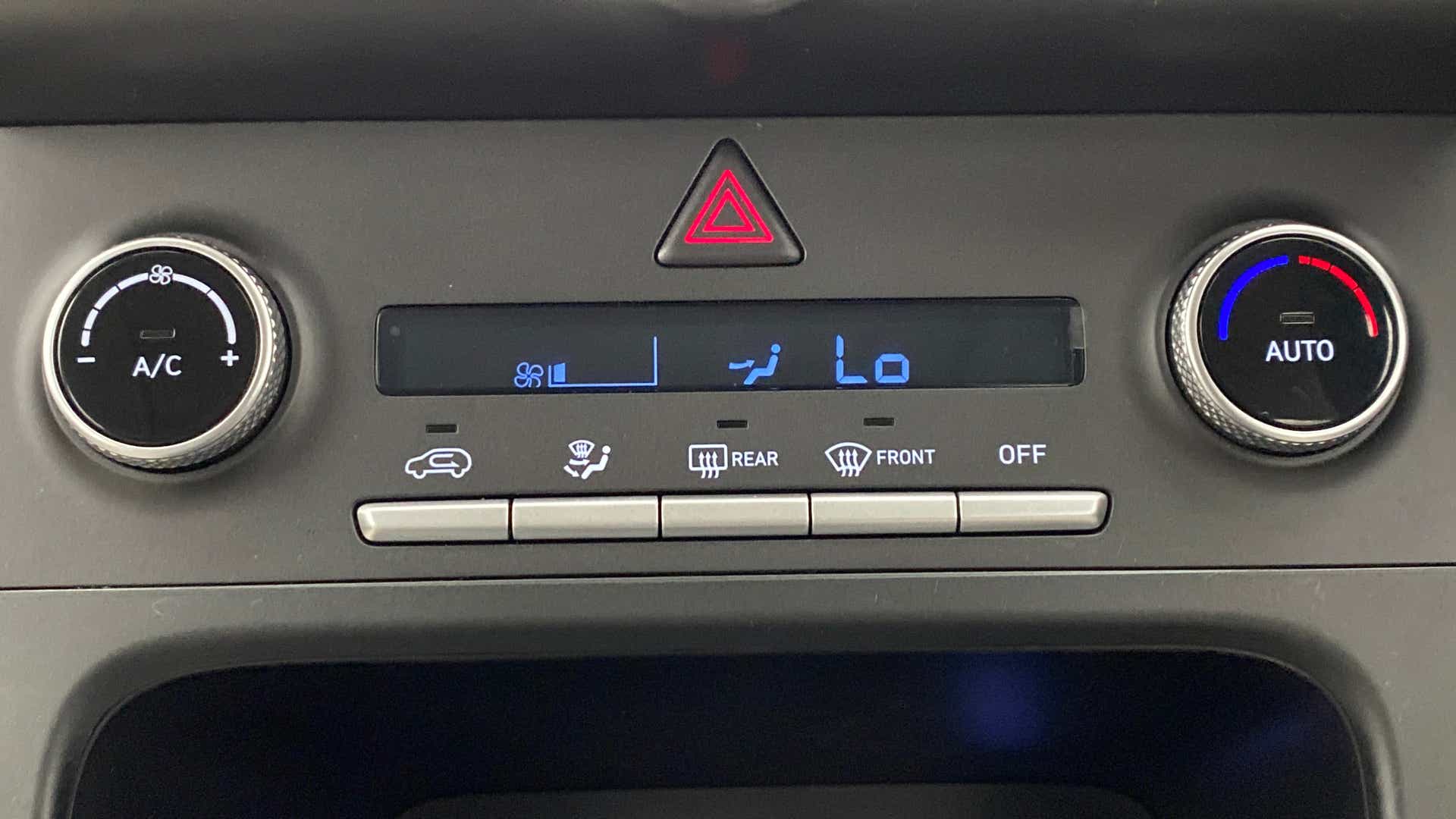 Climate control panel of a Hyundai Creta 2018-2023