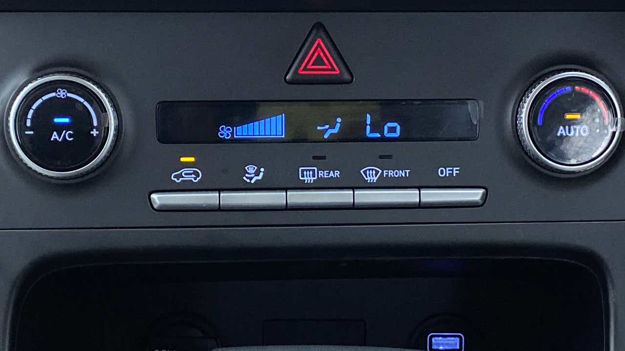 Climate control dashboard of a Hyundai Creta 2018-2023