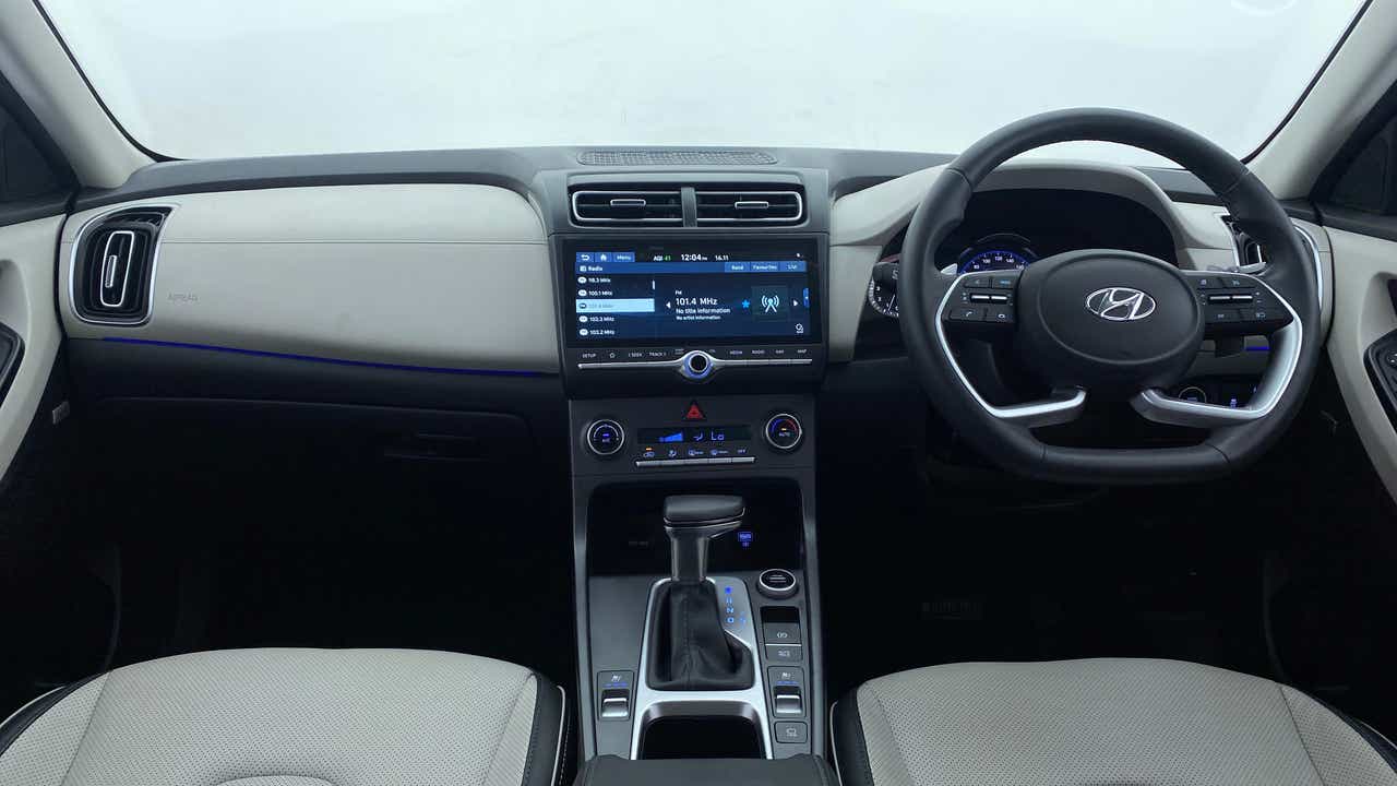 Dashboard and steering wheel of a Hyundai Creta 2018-2023