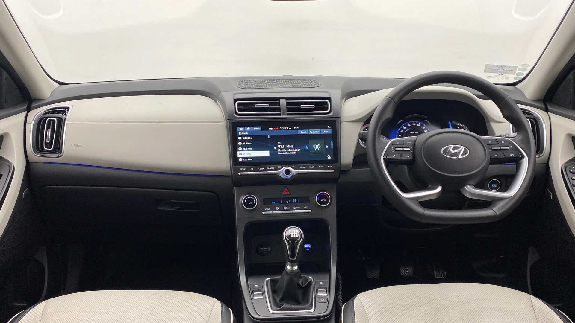 Dashboard and steering wheel of a Hyundai Creta 2018-2023