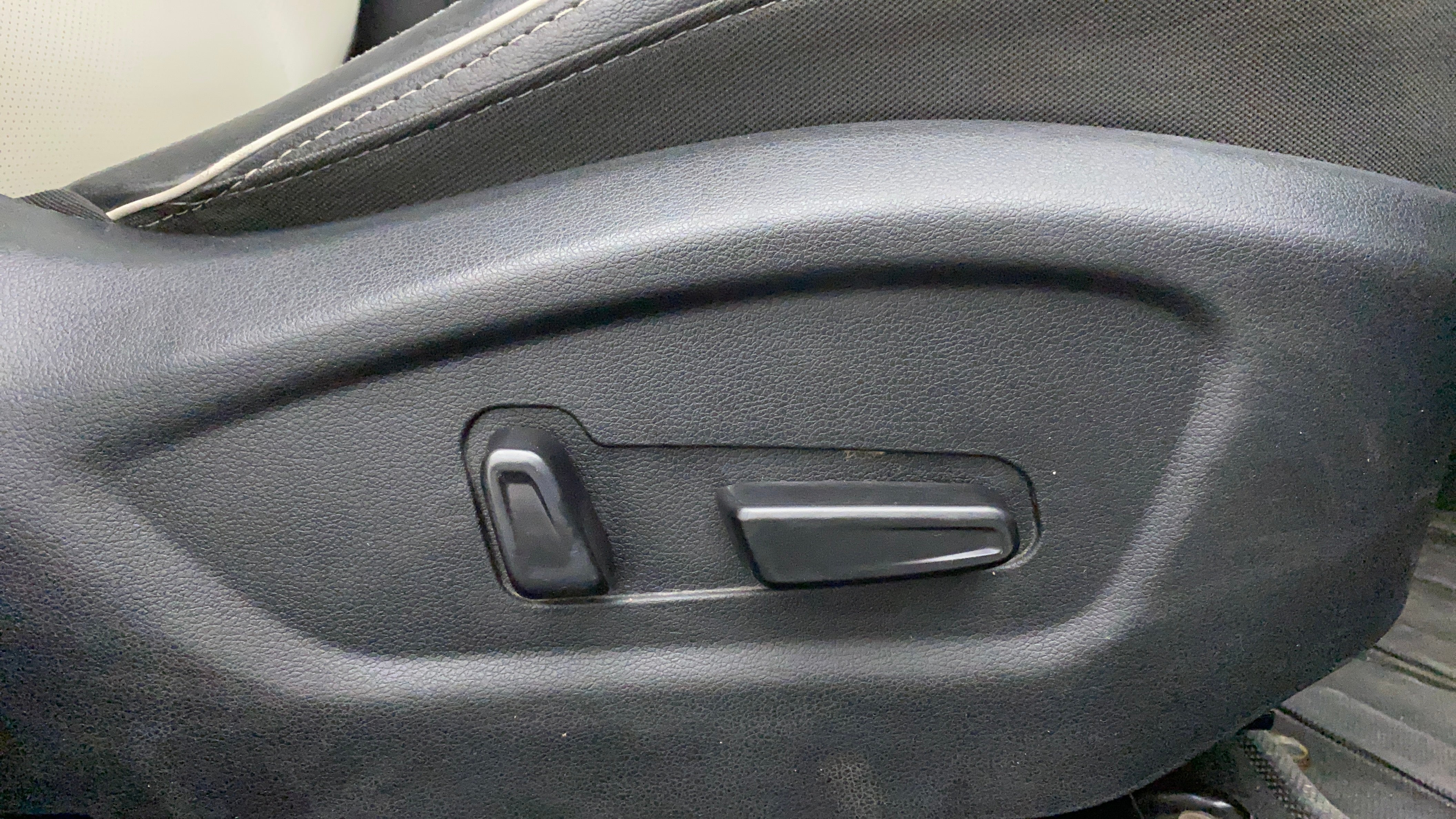 Seat adjustment controls of a Hyundai Creta 2018-2023