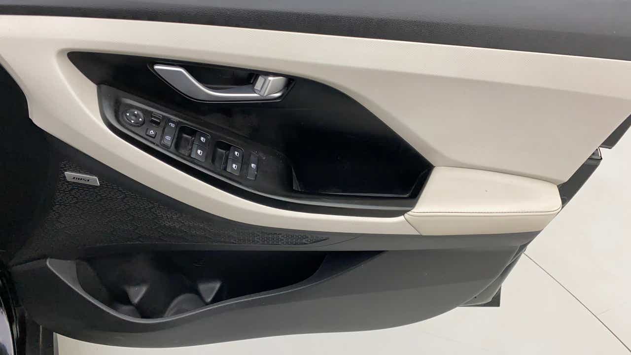 Front door panel of a Hyundai Creta 2018-2023