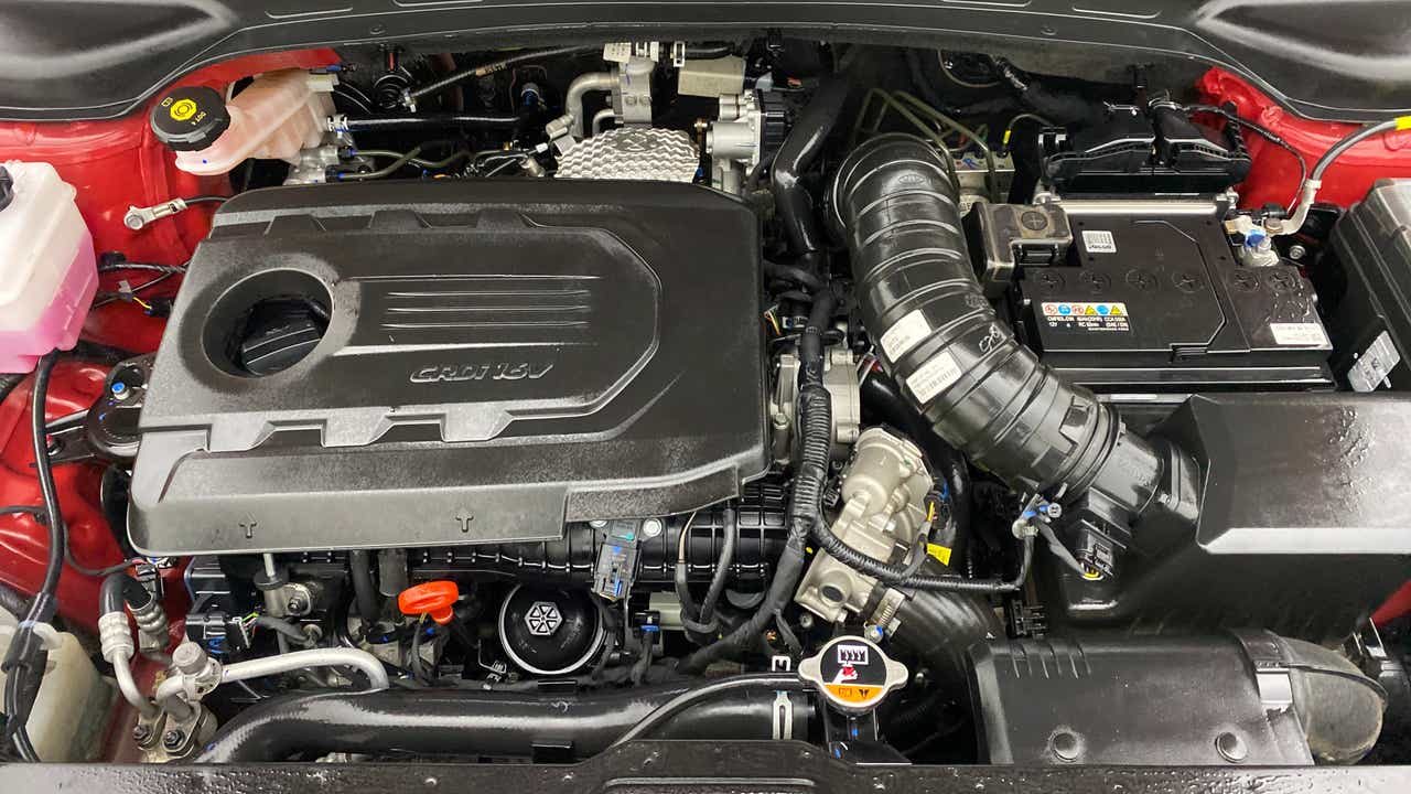 Engine bay of a Hyundai Creta 2018-2023