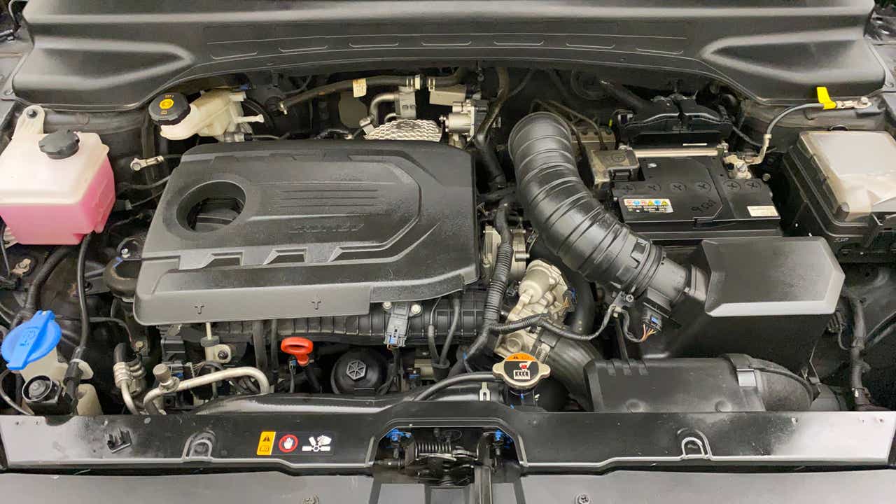 Engine bay of a Hyundai Creta 2018-2023