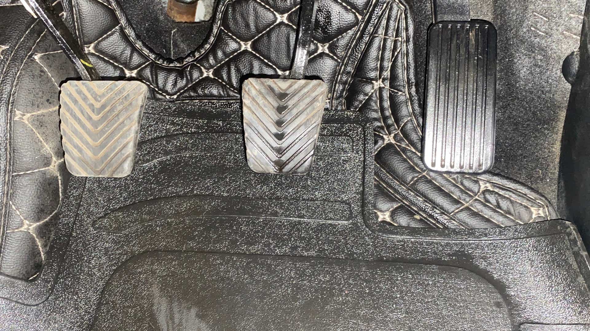 Foot pedals close-up of a Hyundai Creta 2018-2023