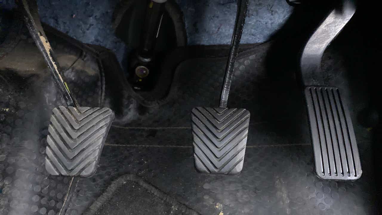 Footwell with the clutch, brake, and accelerator pedals of a Hyundai Creta 2018-2023