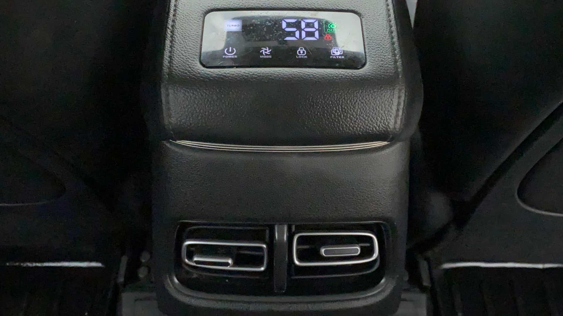 Rear AC vent and climate control of a Hyundai Creta 2018-2023