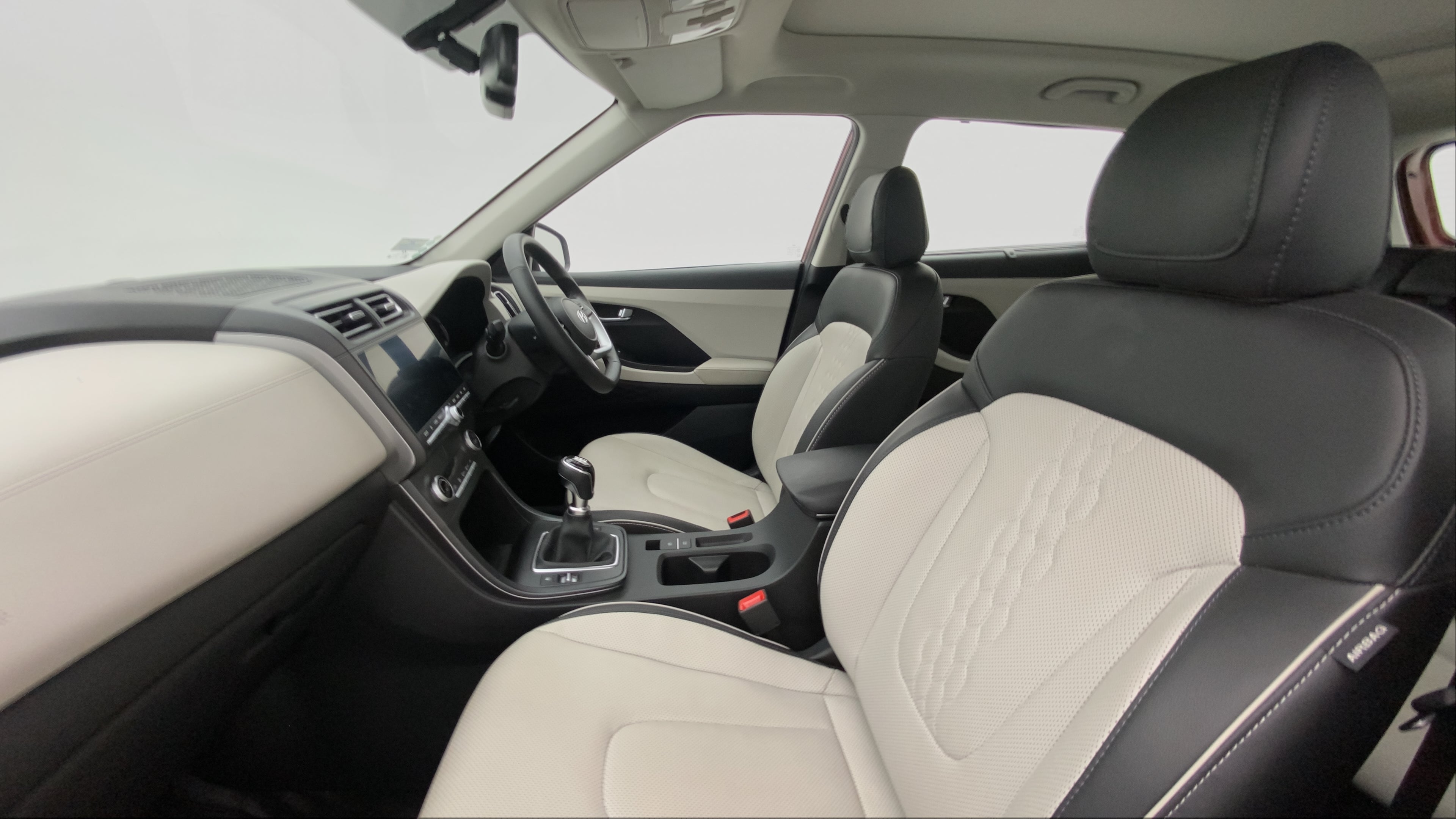 Front interior view of a Hyundai Creta 2018-2023