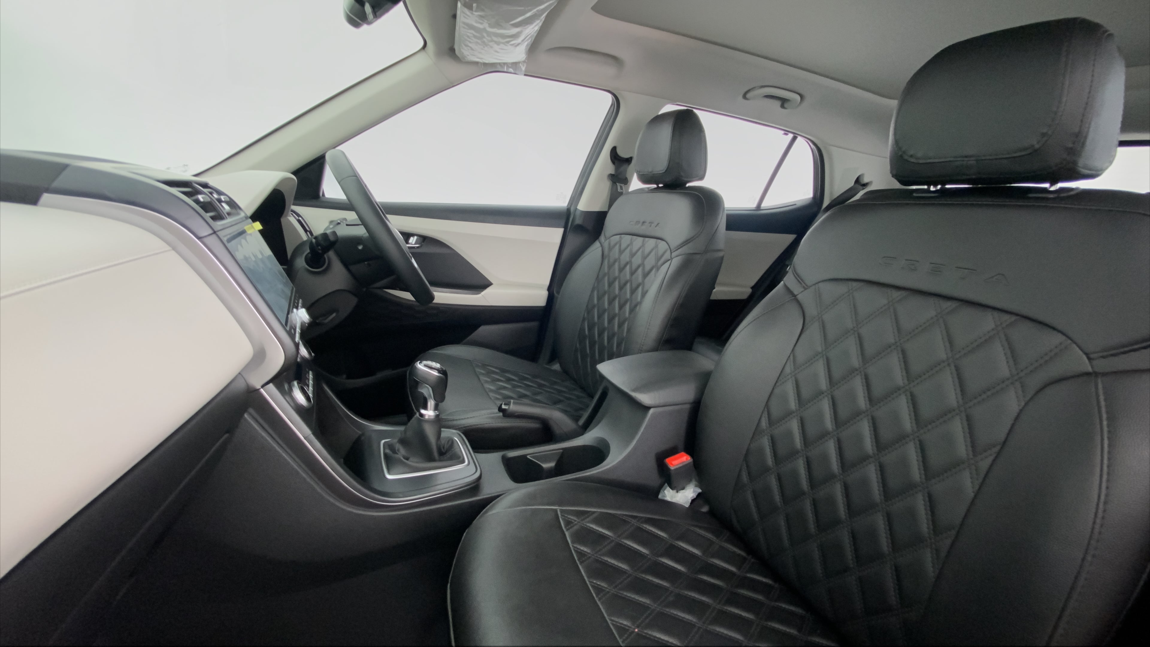 Front interior view of a Hyundai Creta 2018-2023