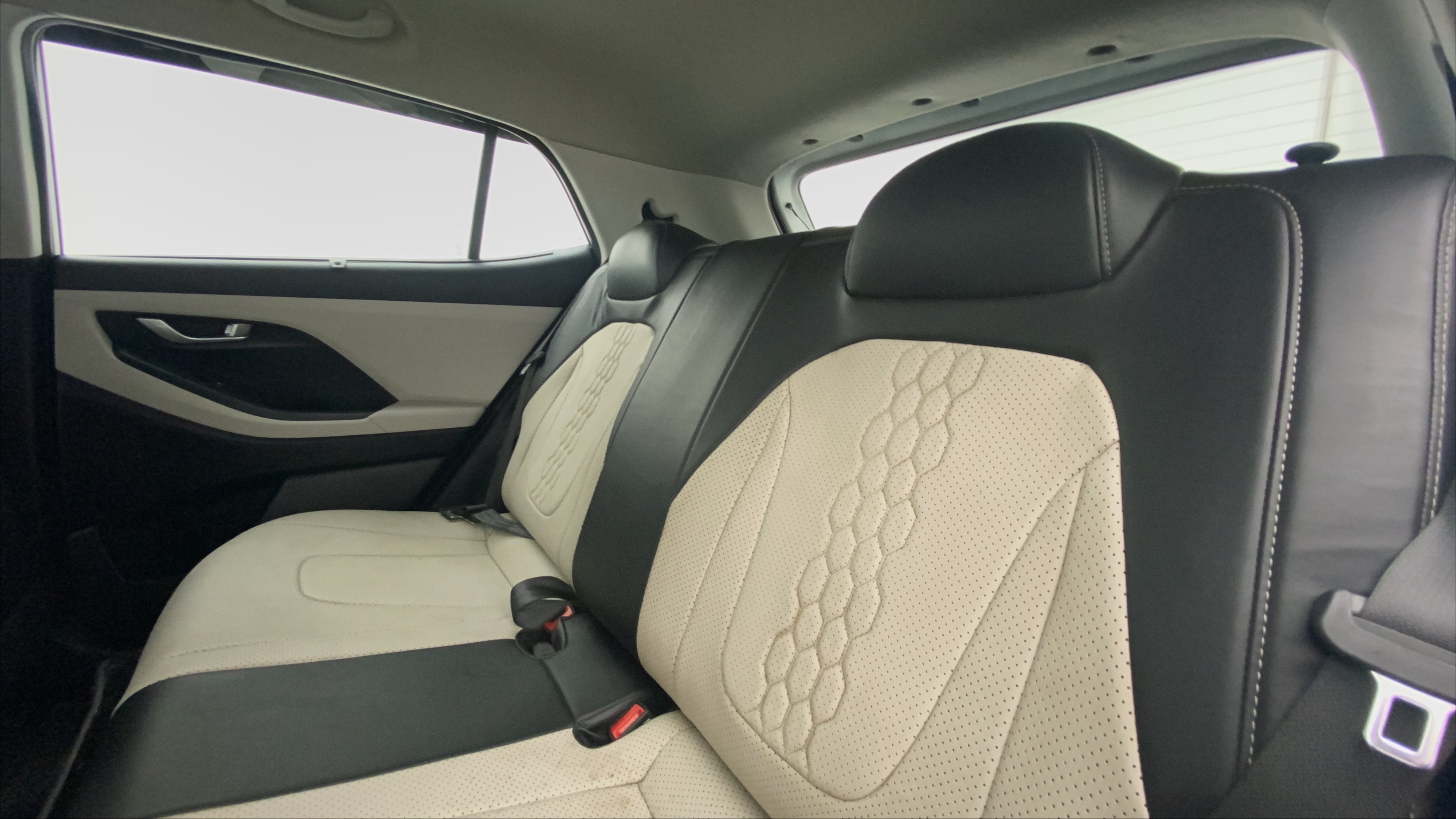 Rear seat view of a Hyundai Creta 2018-2023