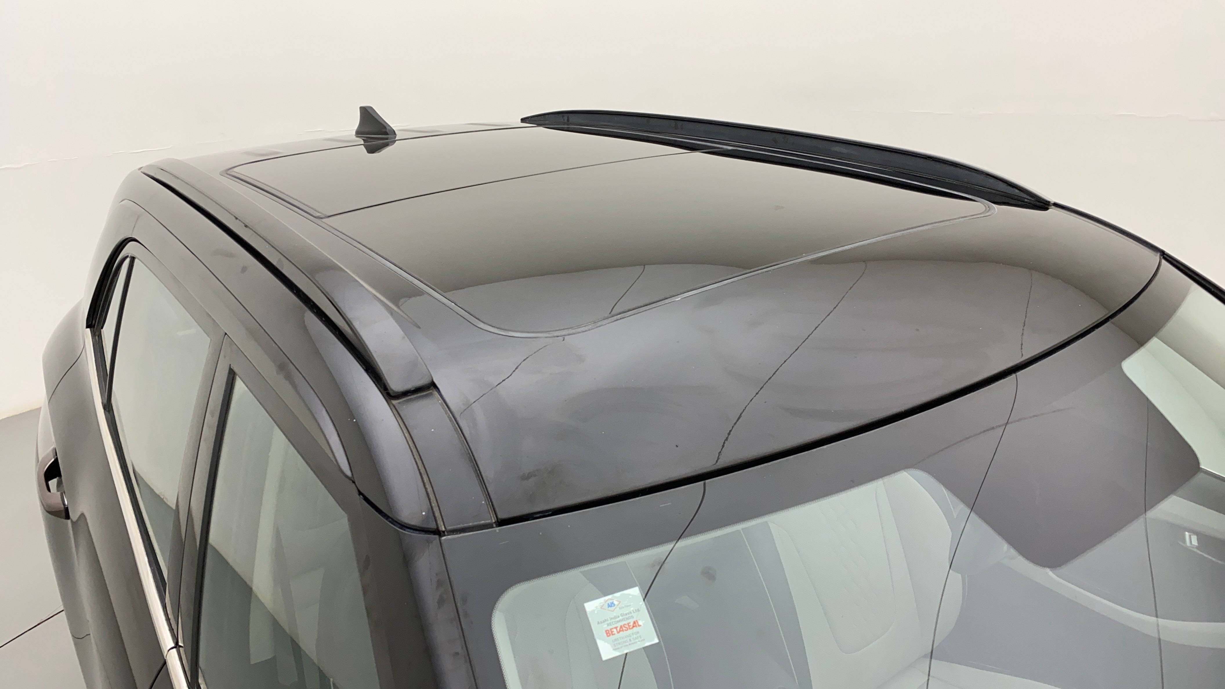 Sunroof and roof view of a Hyundai Creta 2018-2023