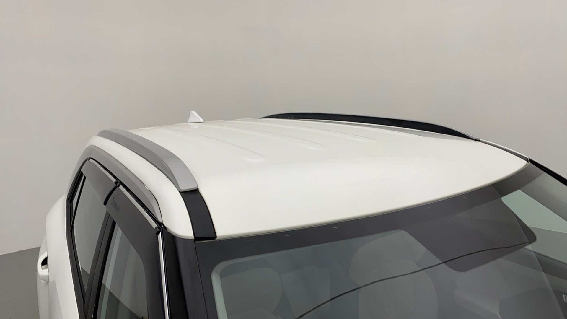 Roof and shark fin antenna of a Hyundai Creta 2018-2023