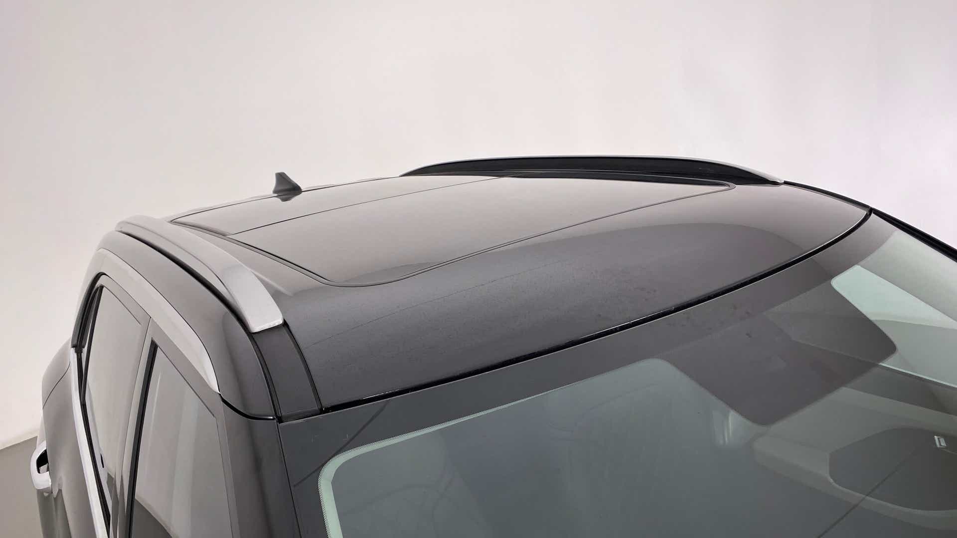Sunroof and roof rails view of a Hyundai Creta 2018-2023