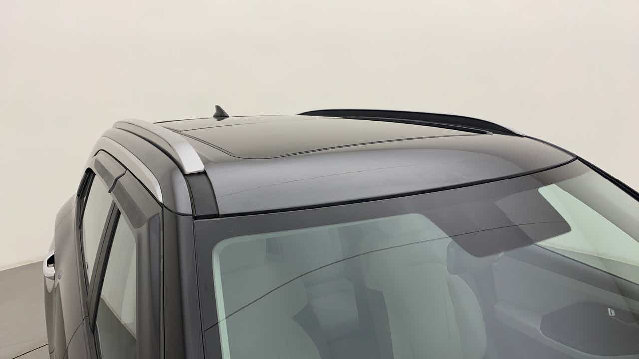 Sunroof and roof rail view of a Hyundai Creta