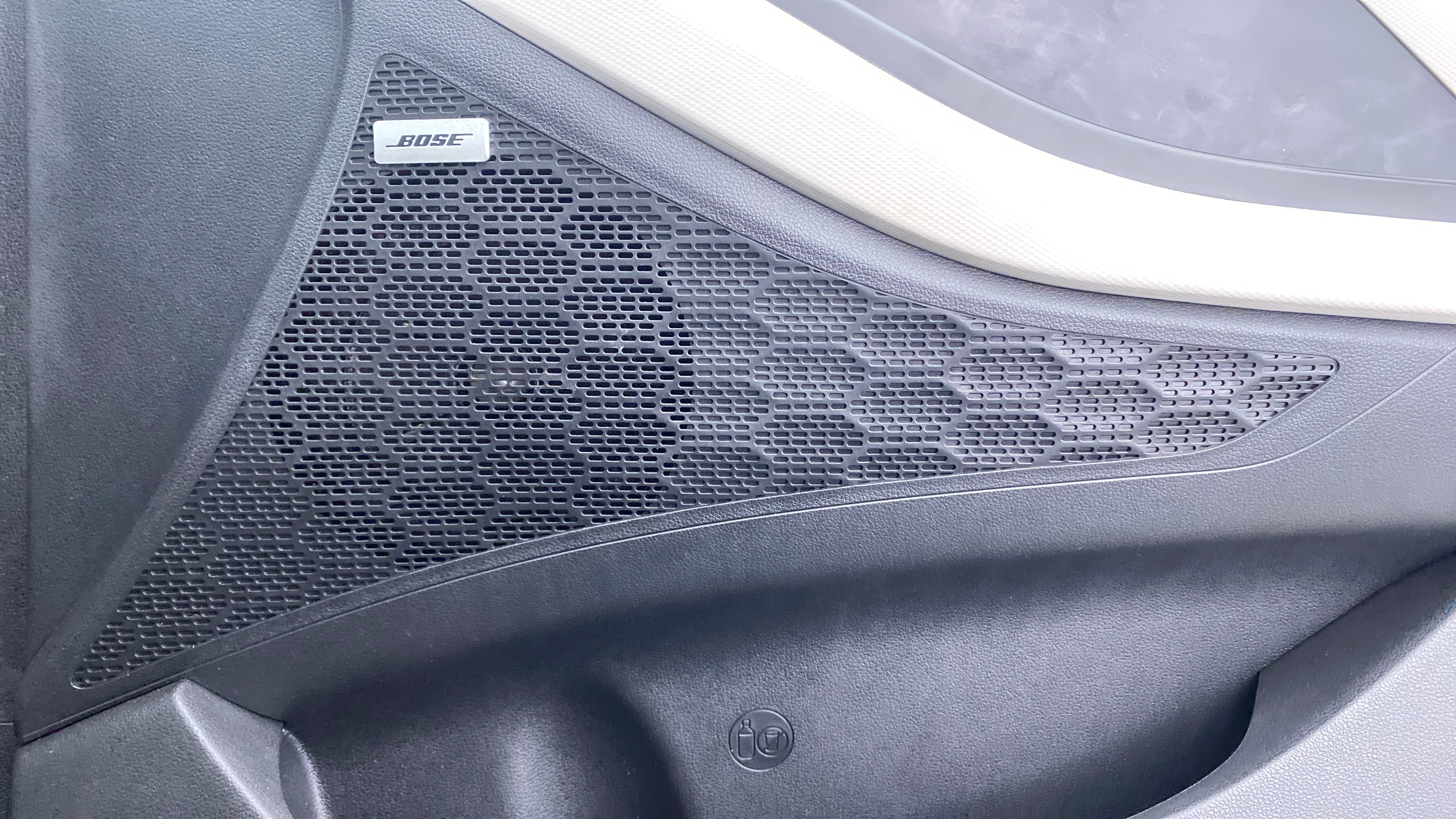 Door speaker close-up of a Hyundai Creta 2018-2023