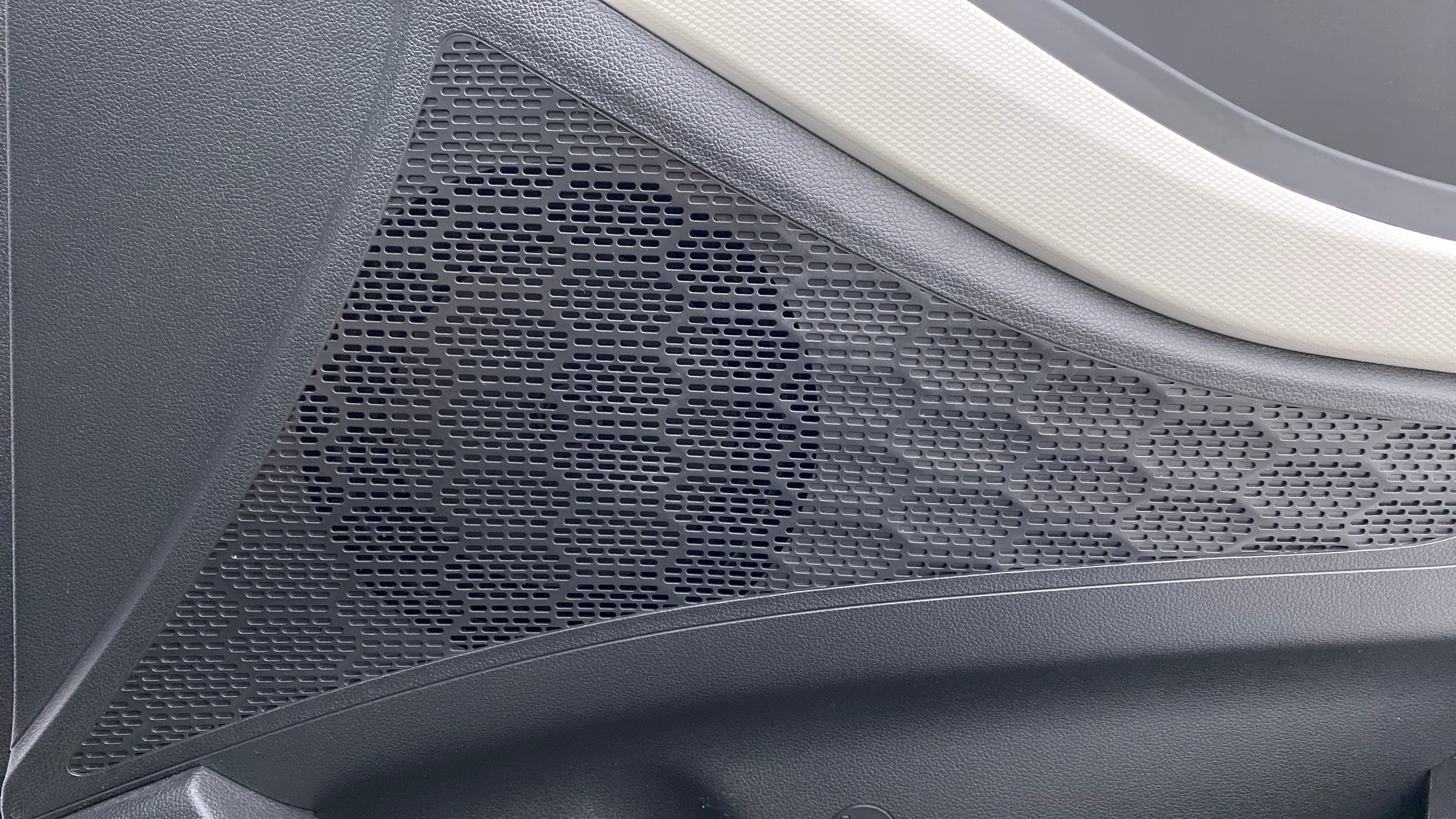 Speaker grille close-up of a Hyundai Creta 2018-2023