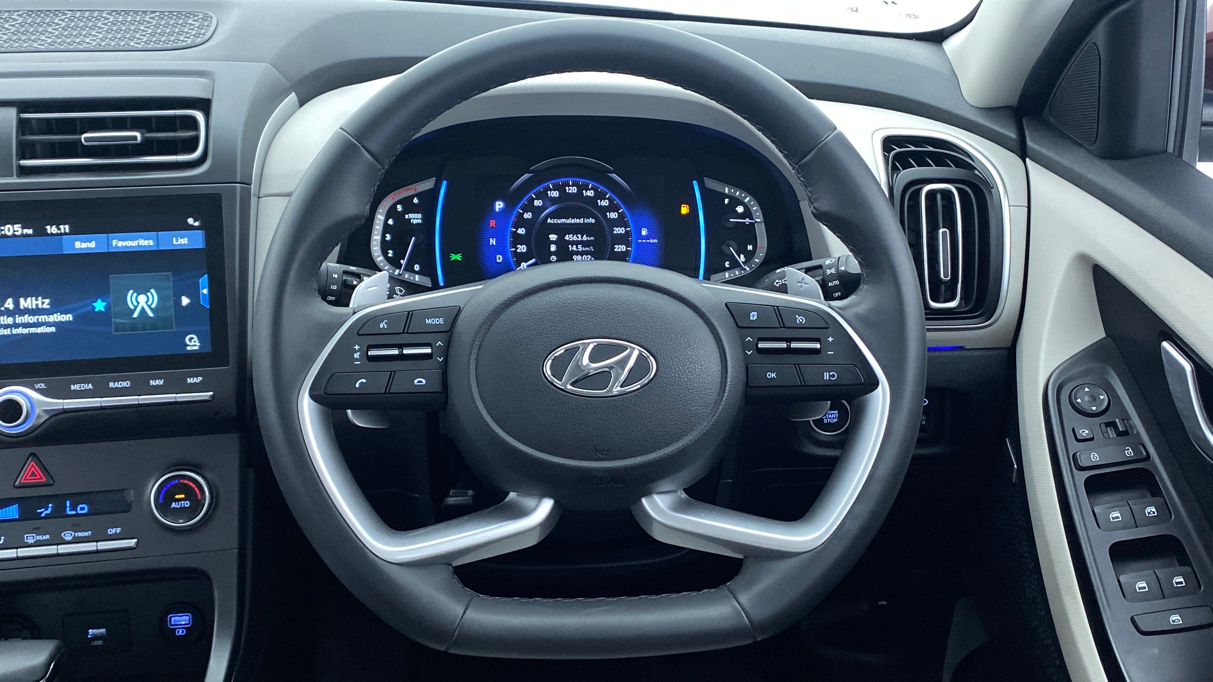 Steering wheel and dashboard of a Hyundai Creta 2018-2023