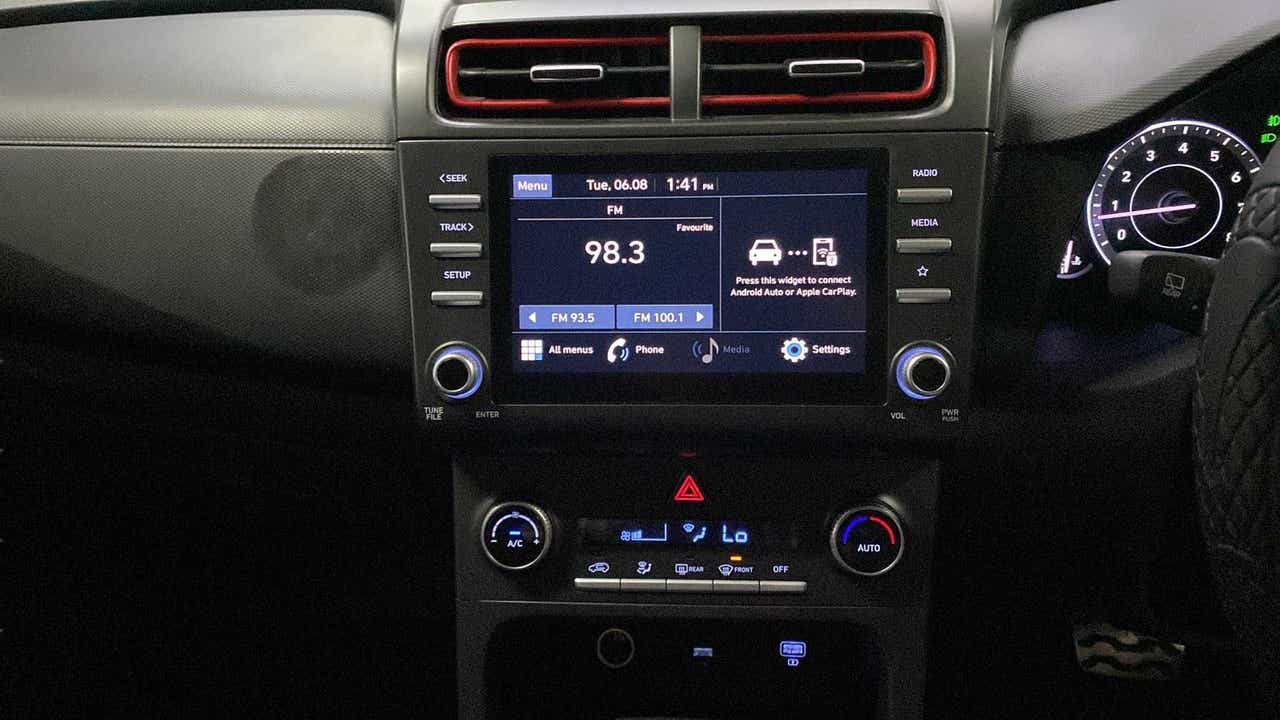 Infotainment system and dashboard of a Hyundai Creta 2018-2023
