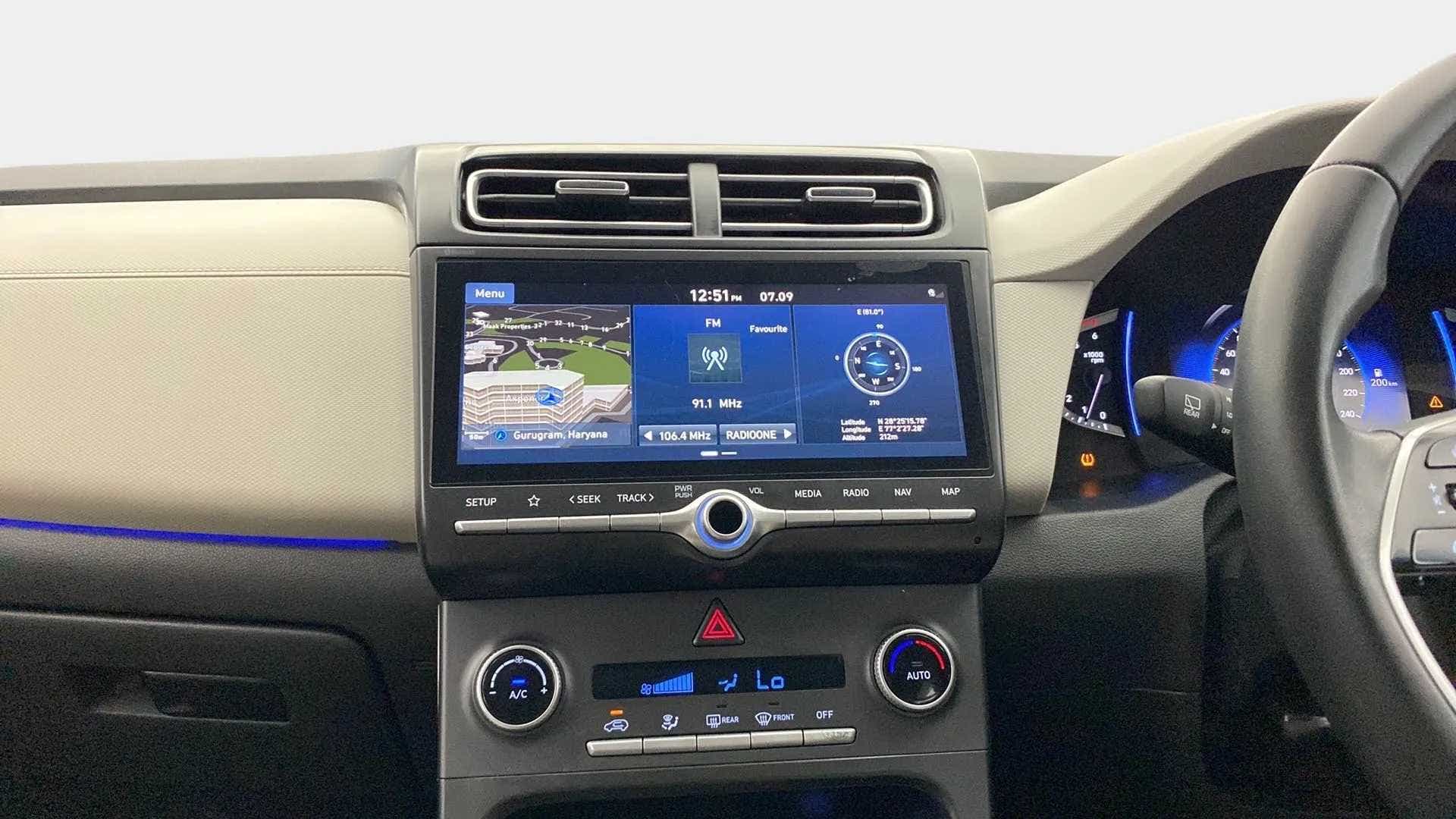 Dashboard and infotainment system of a Hyundai Creta 2018-2023