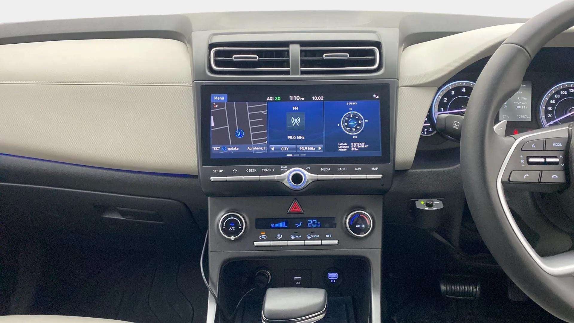 Dashboard and infotainment display of a Hyundai Creta 2018-2023