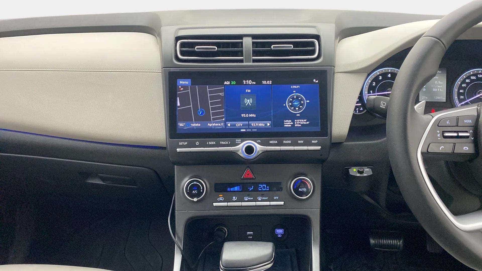 Dashboard and infotainment display of a Hyundai Creta 2018-2023