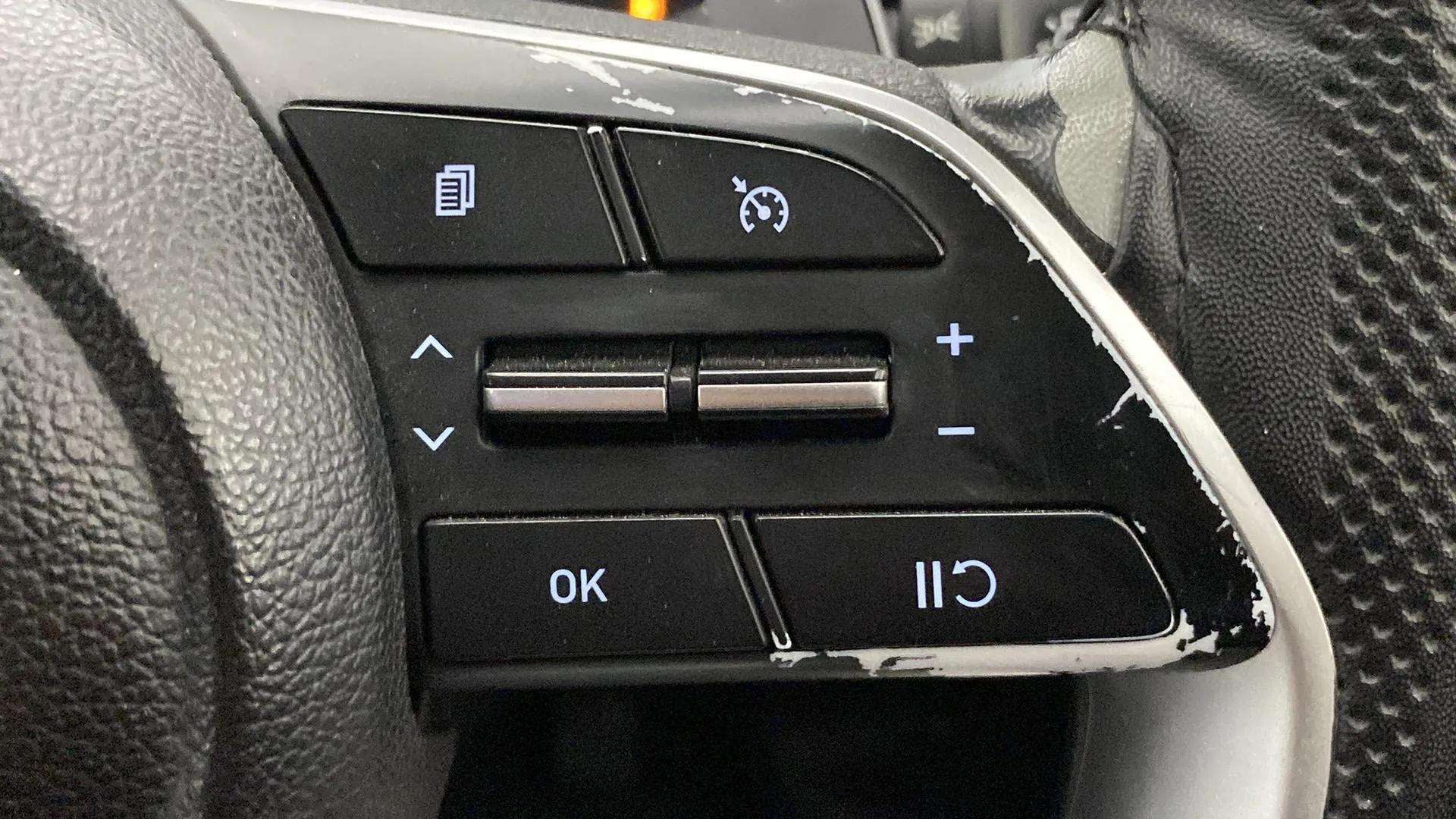 Steering wheel controls of a Hyundai Creta 2018-2023