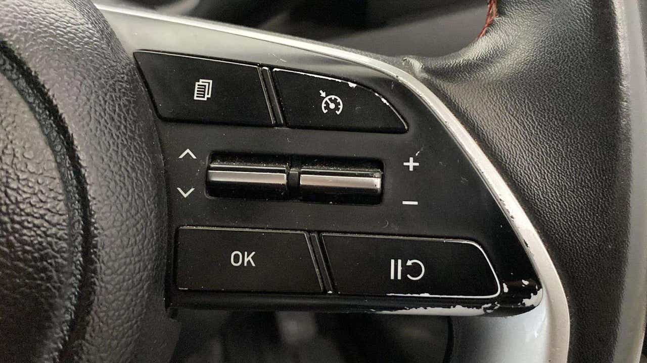 Steering wheel controls of a Hyundai Creta 2018-2023