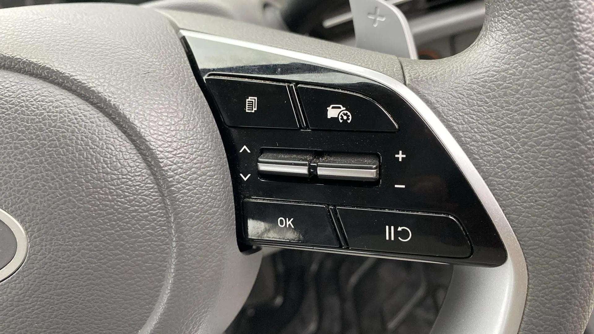 Steering wheel controls of a Hyundai Creta