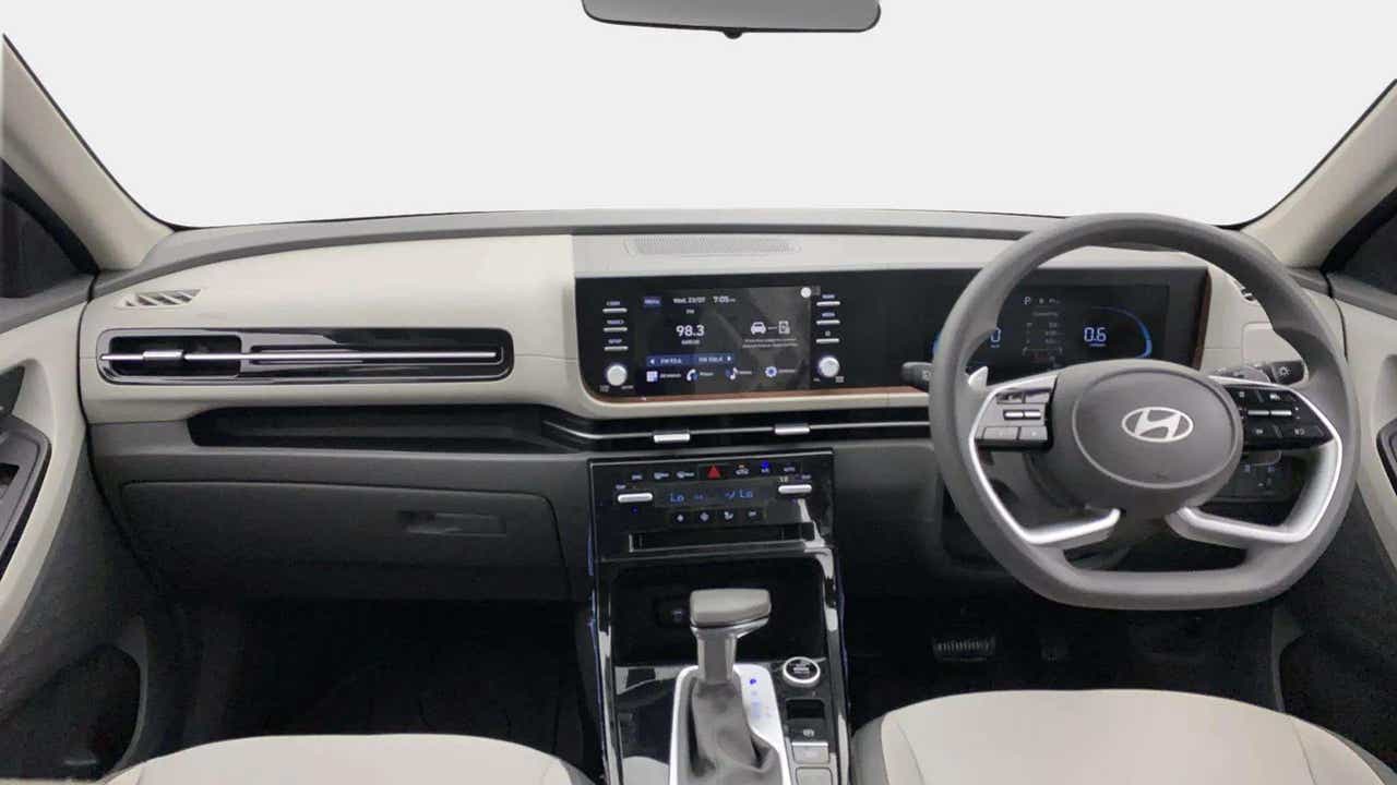 Dashboard and steering view of a Hyundai Creta